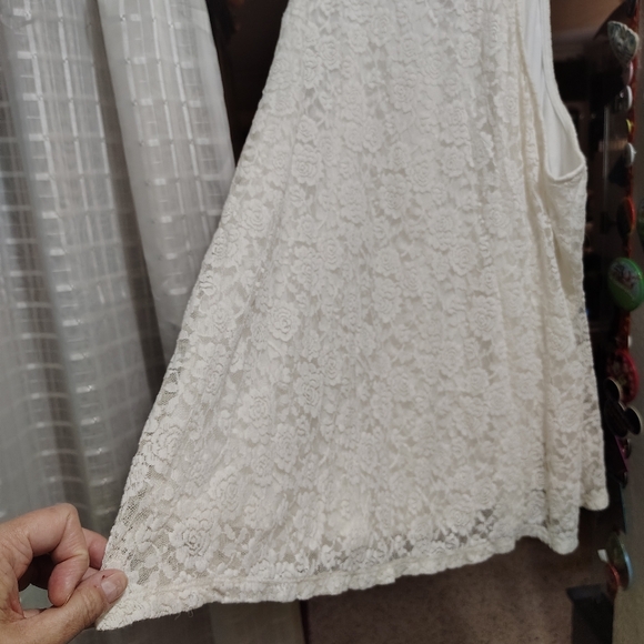 Torrid ivory lace high neck tank size 4 - Picture 11 of 13